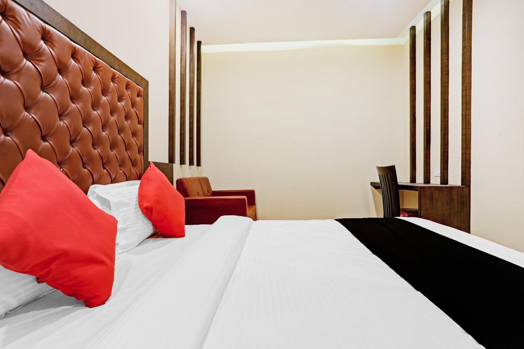 Capital O 80951 Hotel Vertigo Suite Bombay Exterior foto
