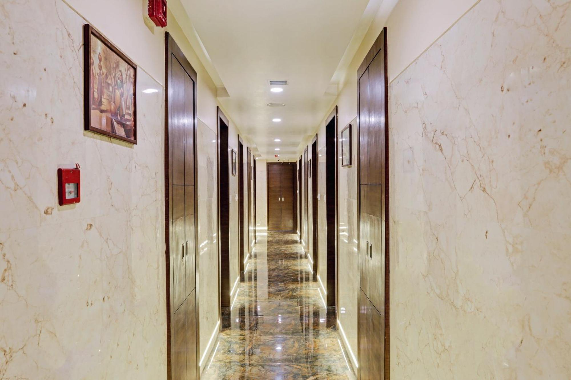 Capital O 80951 Hotel Vertigo Suite Bombay Exterior foto